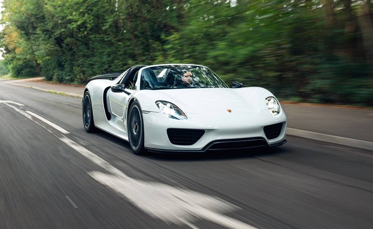 Porsche-918-Spyder-2015-for-