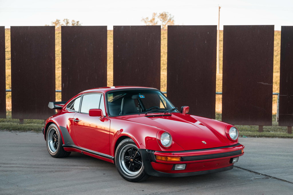 Porsche 911 Turbo 3.3 (US)