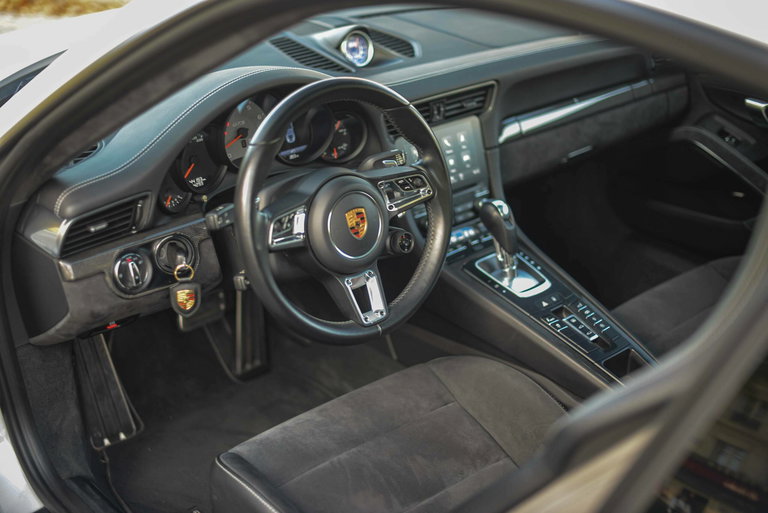 Porsche 991.2 Carrera 4 GTS