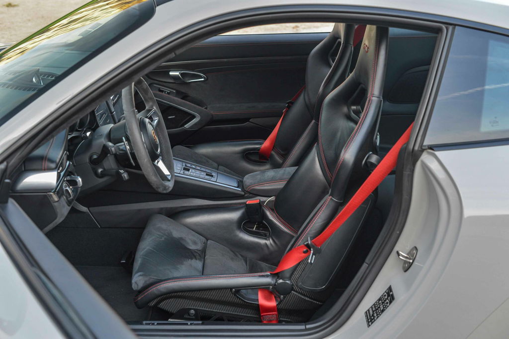 Porsche 991.2 Carrera GTS