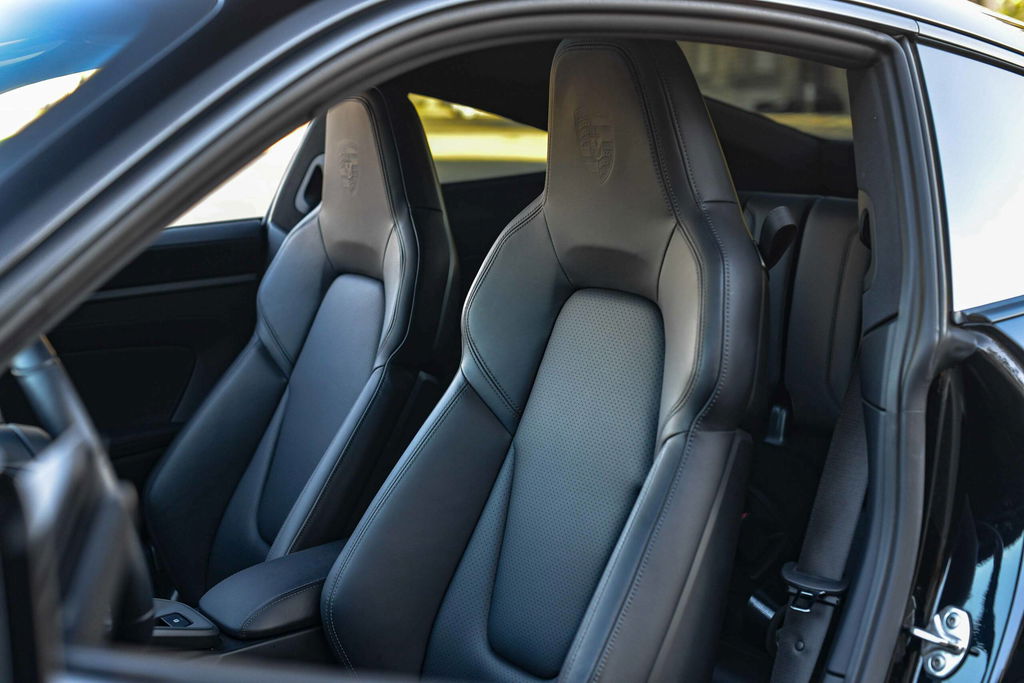 Porsche 992 Carrera 4S