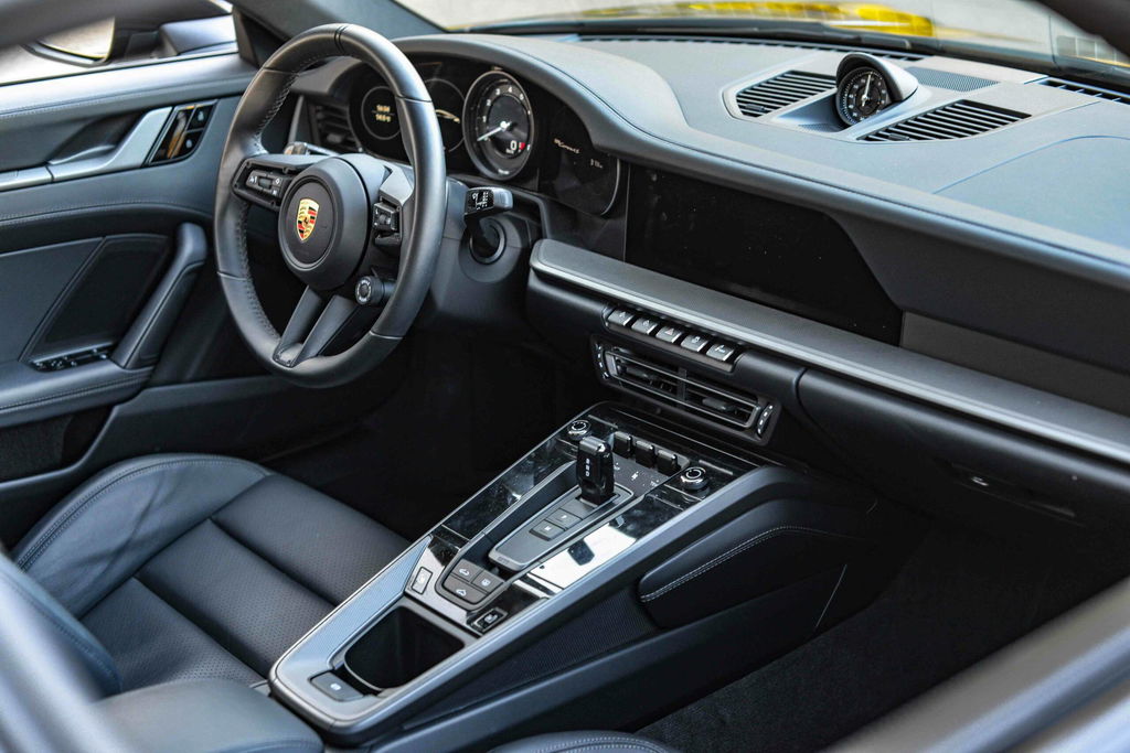 Porsche 992 Carrera 4S