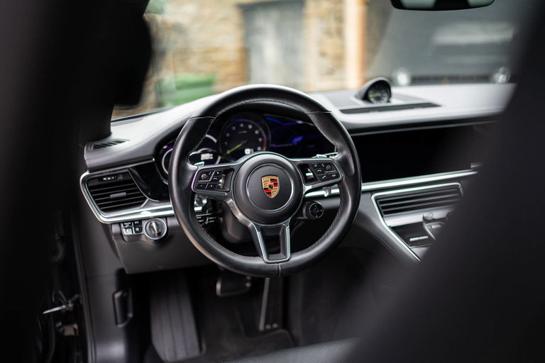 Porsche Panamera 4 E-Hybrid