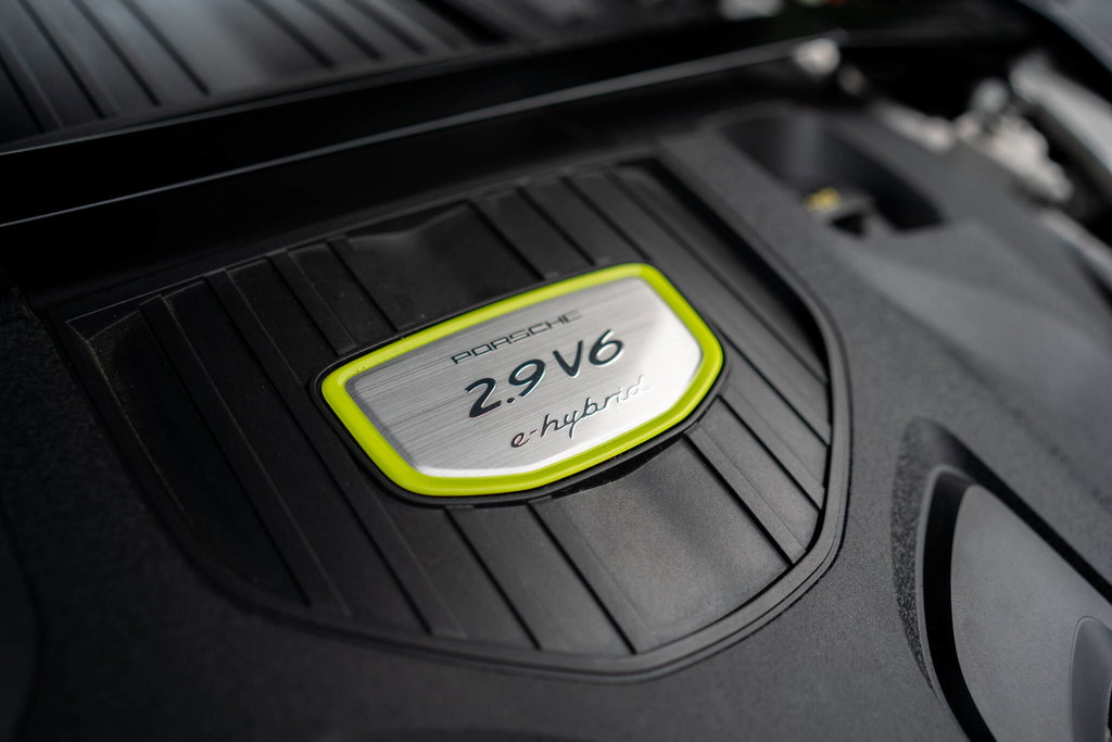 Porsche Panamera 4 E-Hybrid