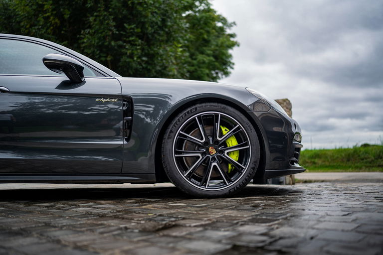 Porsche Panamera 4 E-Hybrid