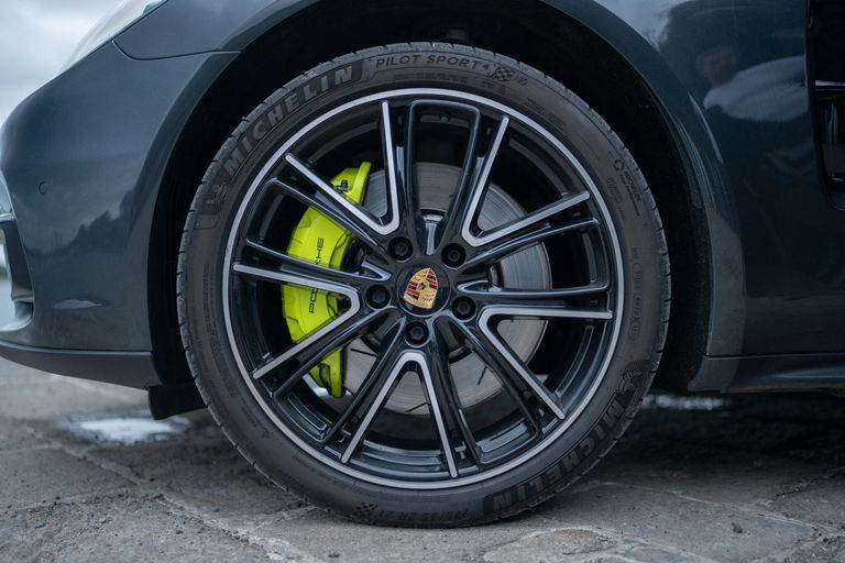 Porsche Panamera 4 E-Hybrid