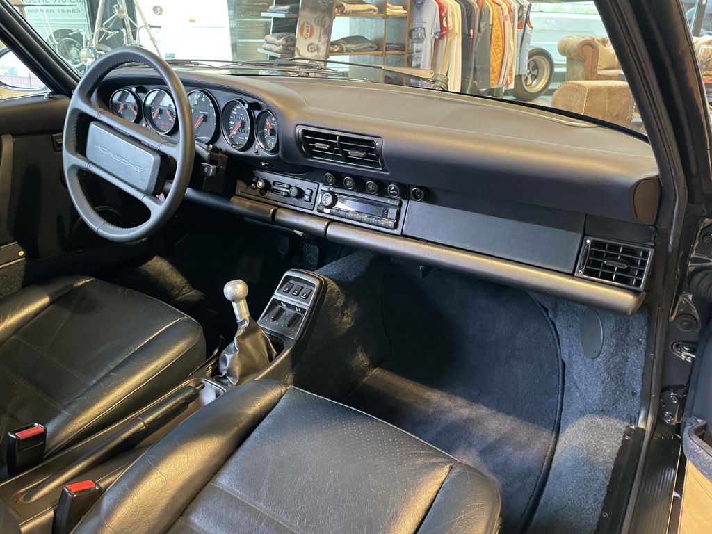 Porsche 964 Carrera 4