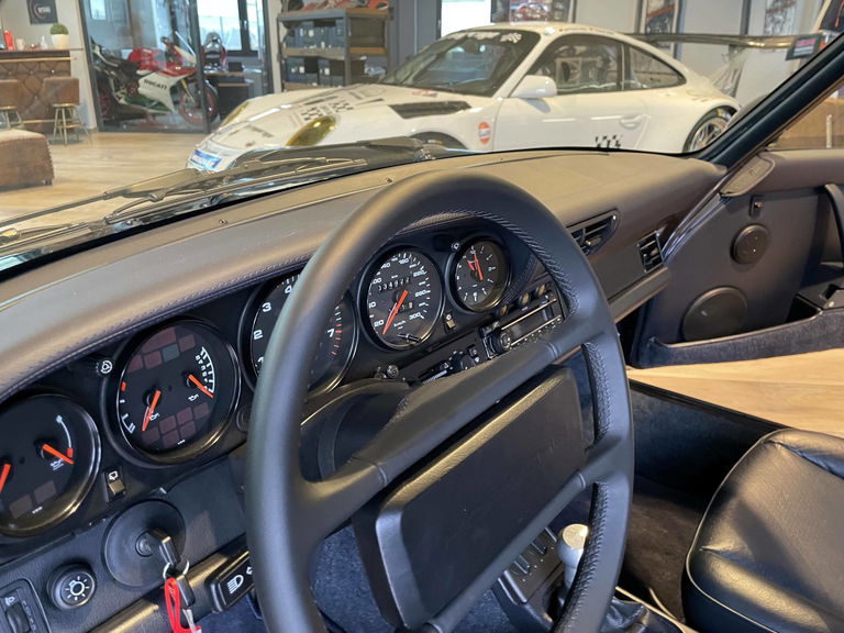Porsche 964 Carrera 4