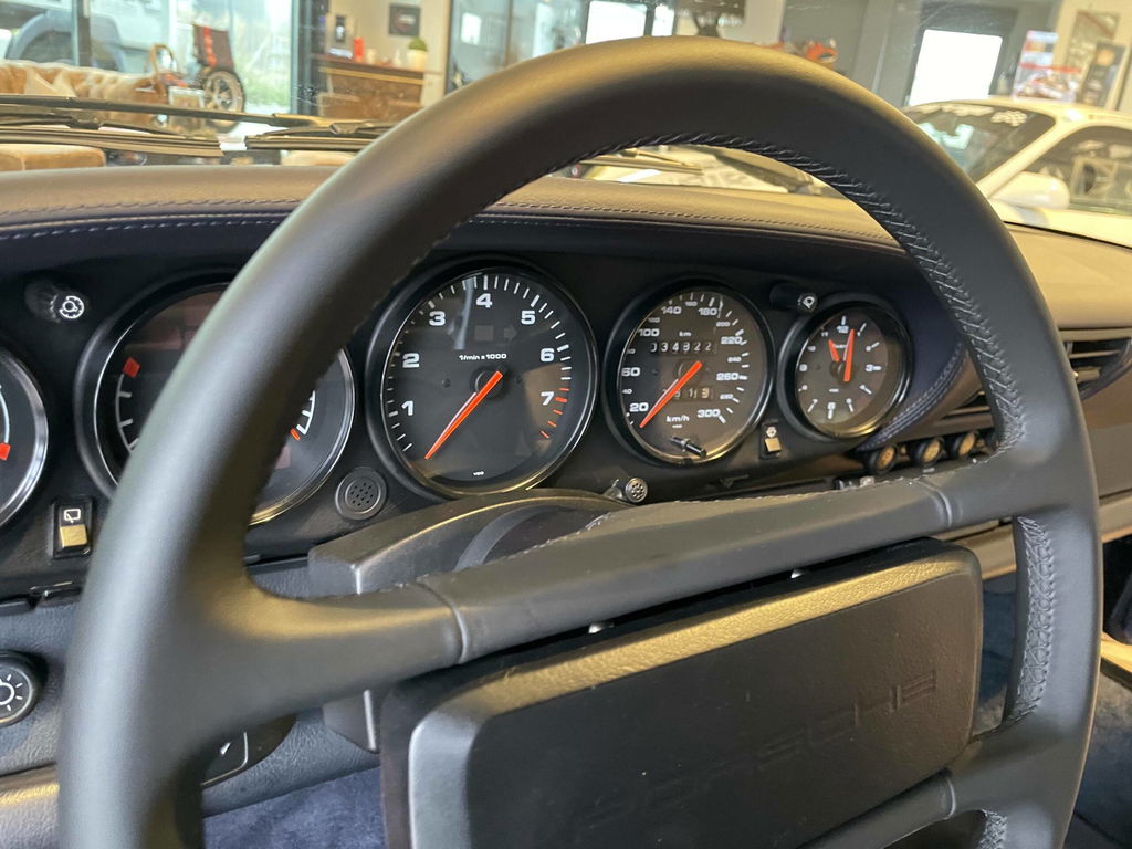 Porsche 964 Carrera 4