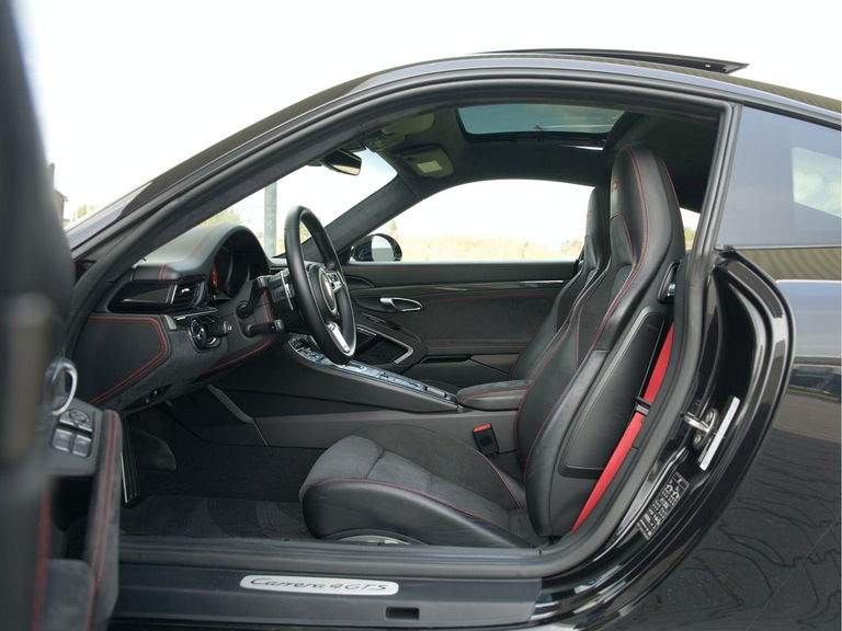 Porsche 991.2 Carrera 4 GTS