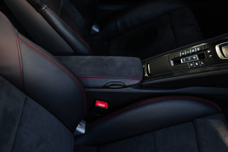 Porsche 991 Carrera GTS