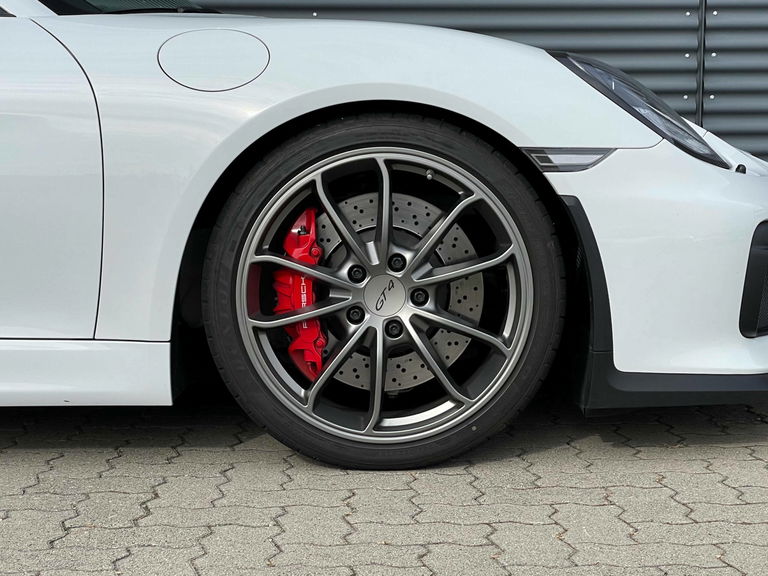 Porsche 981 Cayman GT4