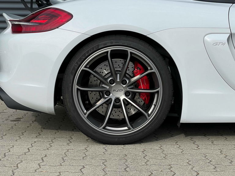 Porsche 981 Cayman GT4