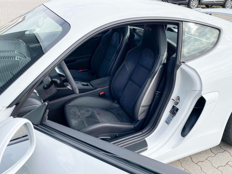 Porsche 981 Cayman GT4