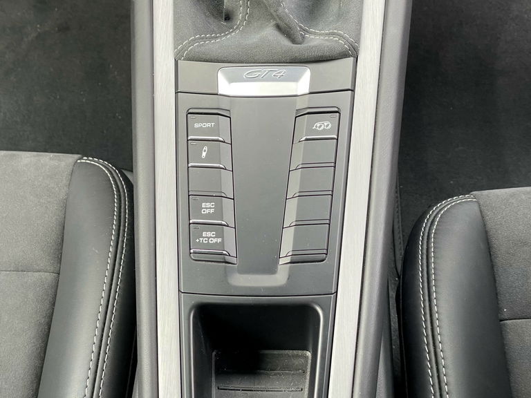 Porsche 981 Cayman GT4