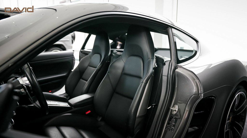 Porsche 718 Cayman S