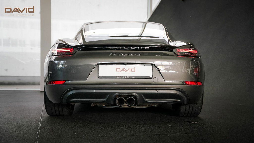 Porsche 718 Cayman S