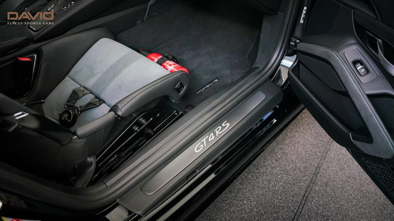 Porsche 718 Cayman GT4 RS