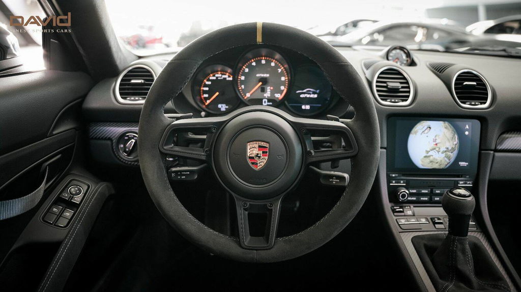 Porsche 718 Cayman GT4 RS