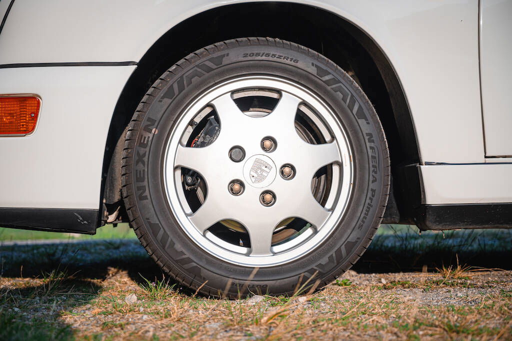 Porsche 964 Carrera 4
