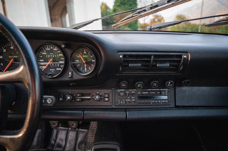Porsche 964 Carrera 4
