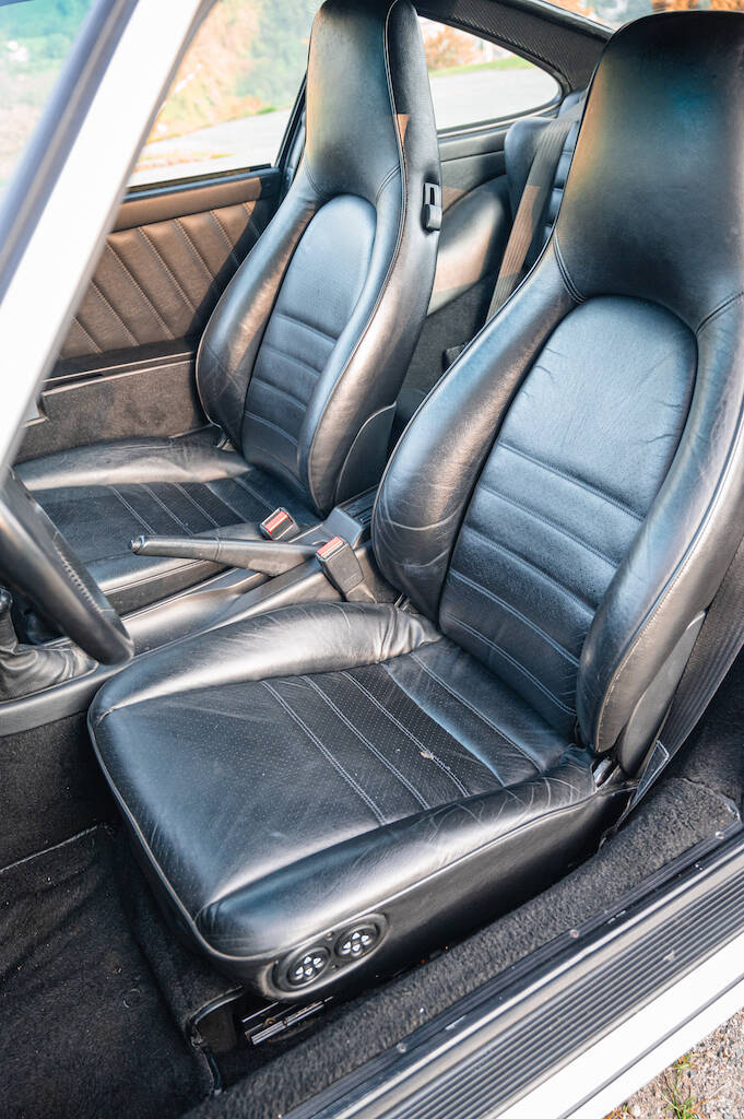 Porsche 964 Carrera 4