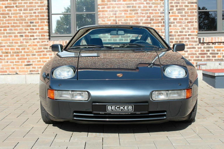 Porsche 928 S4