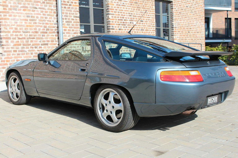 Porsche 928 S4