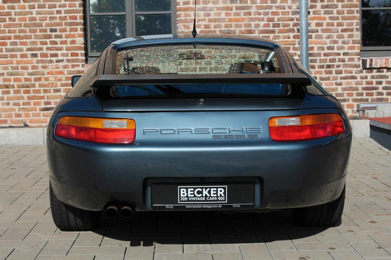 Porsche 928 S4