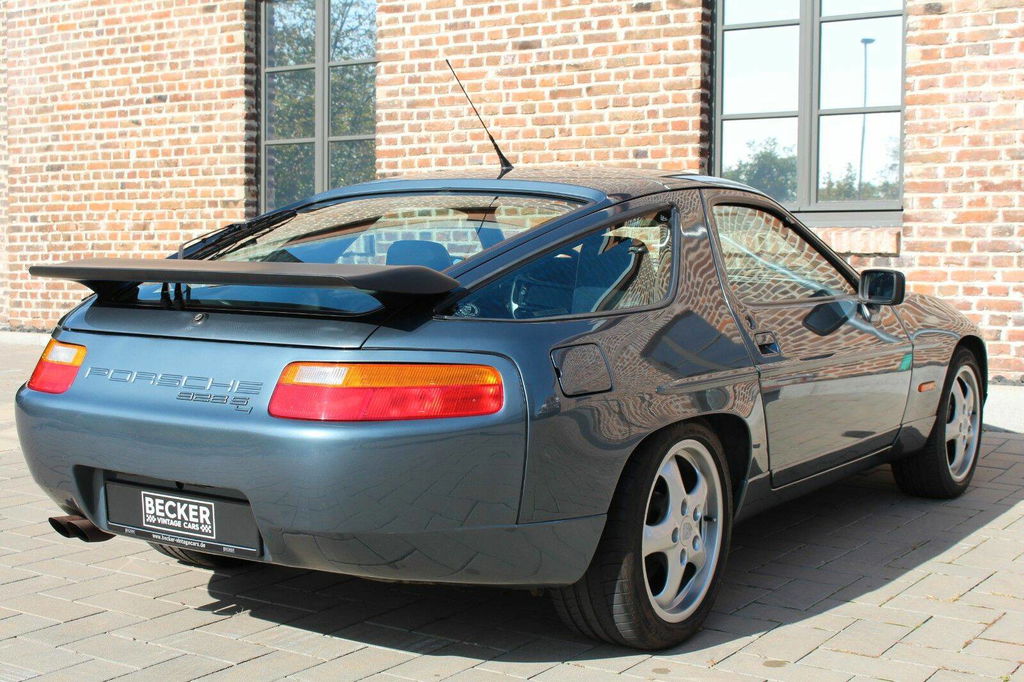 Porsche 928 S4