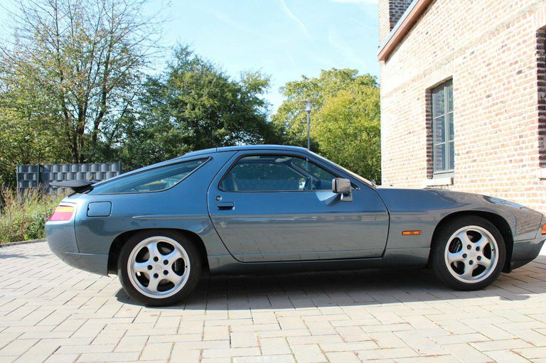 Porsche 928 S4