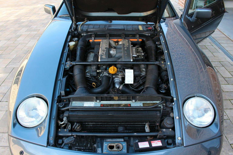 Porsche 928 S4