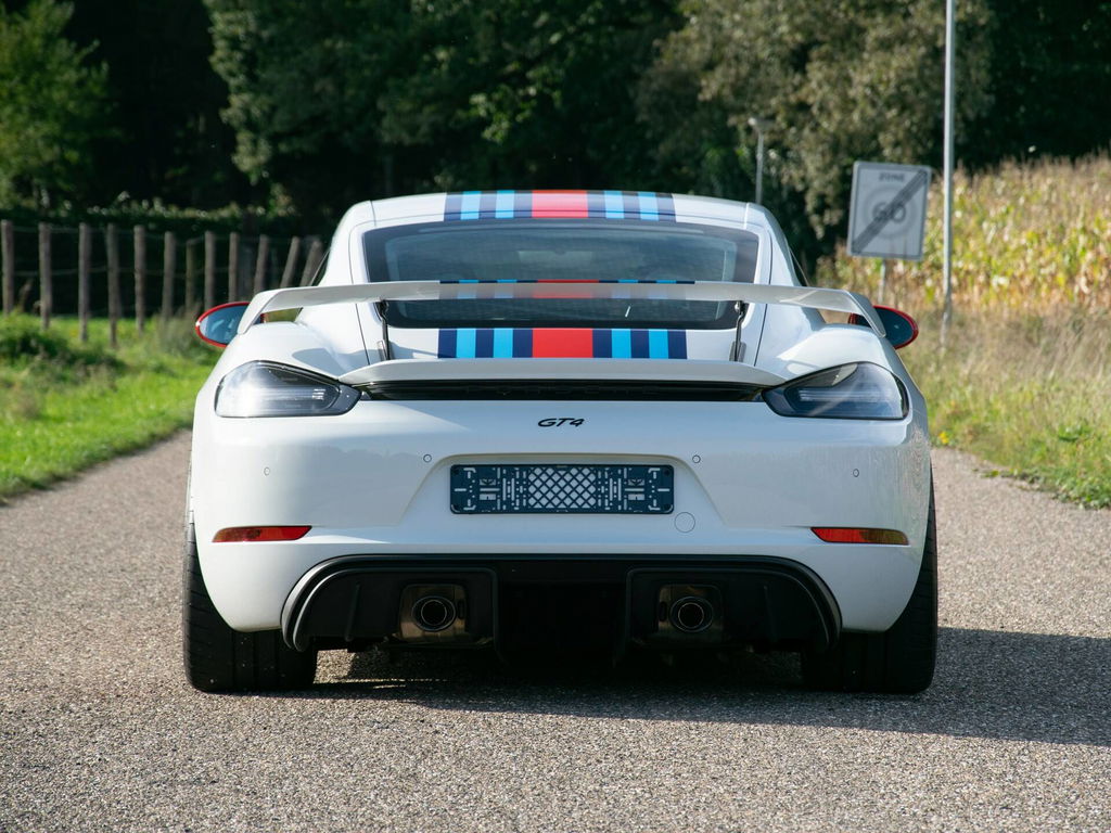 Porsche 718 Cayman GT4