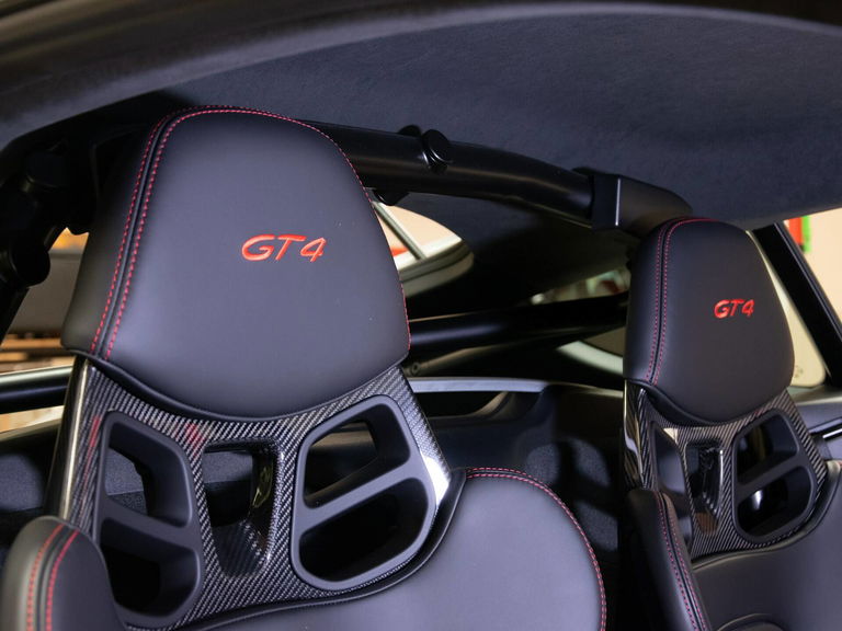 Porsche 718 Cayman GT4