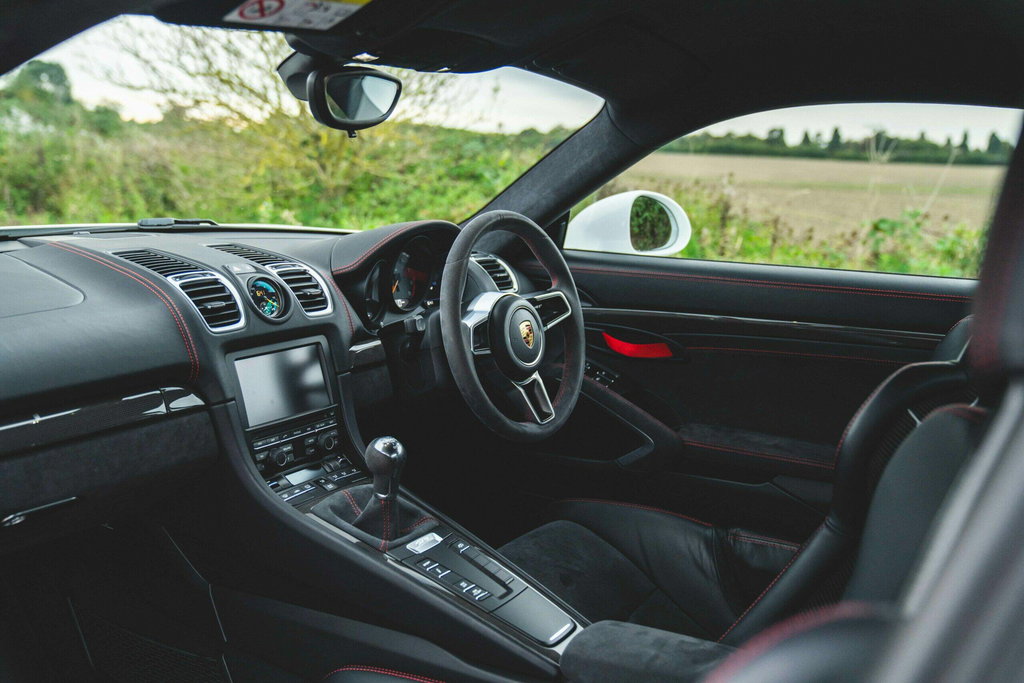 Porsche 981 Cayman GT4