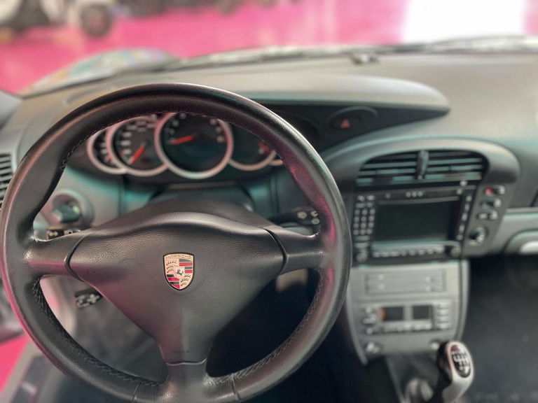 Porsche 996 Carrera 4