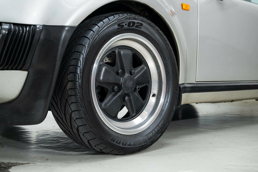 Porsche 911 Turbo 3.3