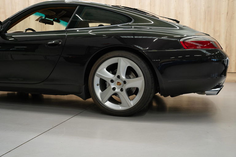Porsche 996 Carrera 4 Millennium Edition