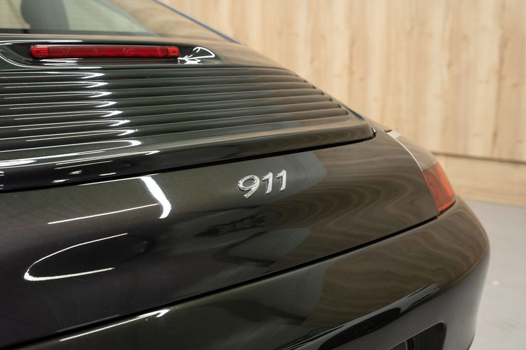 Porsche 996 Carrera 4 Millennium Edition