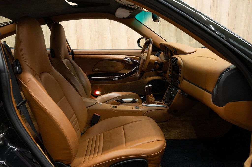 Porsche 996 Carrera 4 Millennium Edition