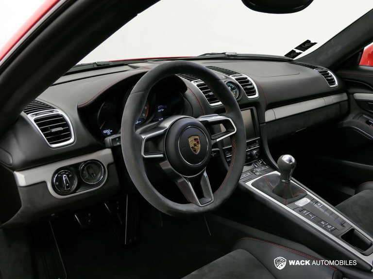 Porsche 981 Cayman GT4