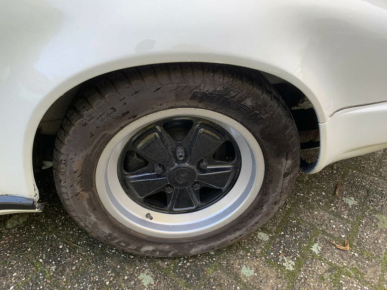 Porsche 911 Carrera 3.2 (US)