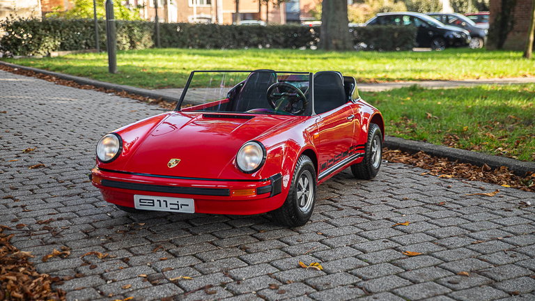 Porsche 911 Junior