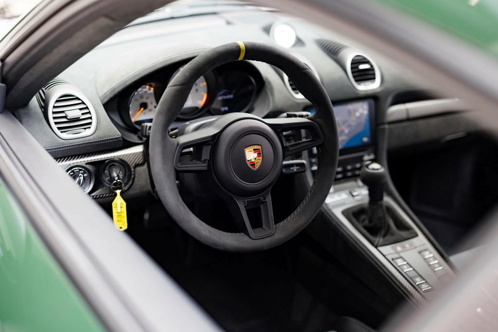 Porsche 718 Cayman GT4 RS