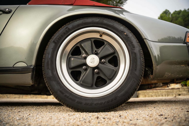 Porsche 911 Carrera 3.2