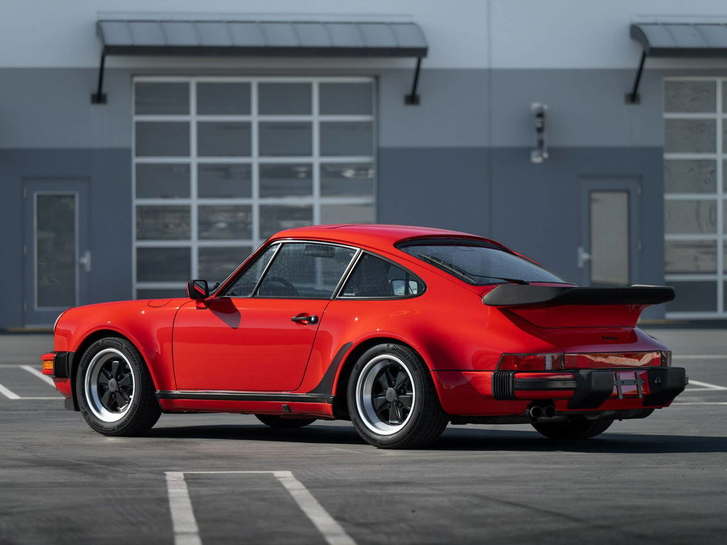 Porsche 911 Turbo 3.3 (US)