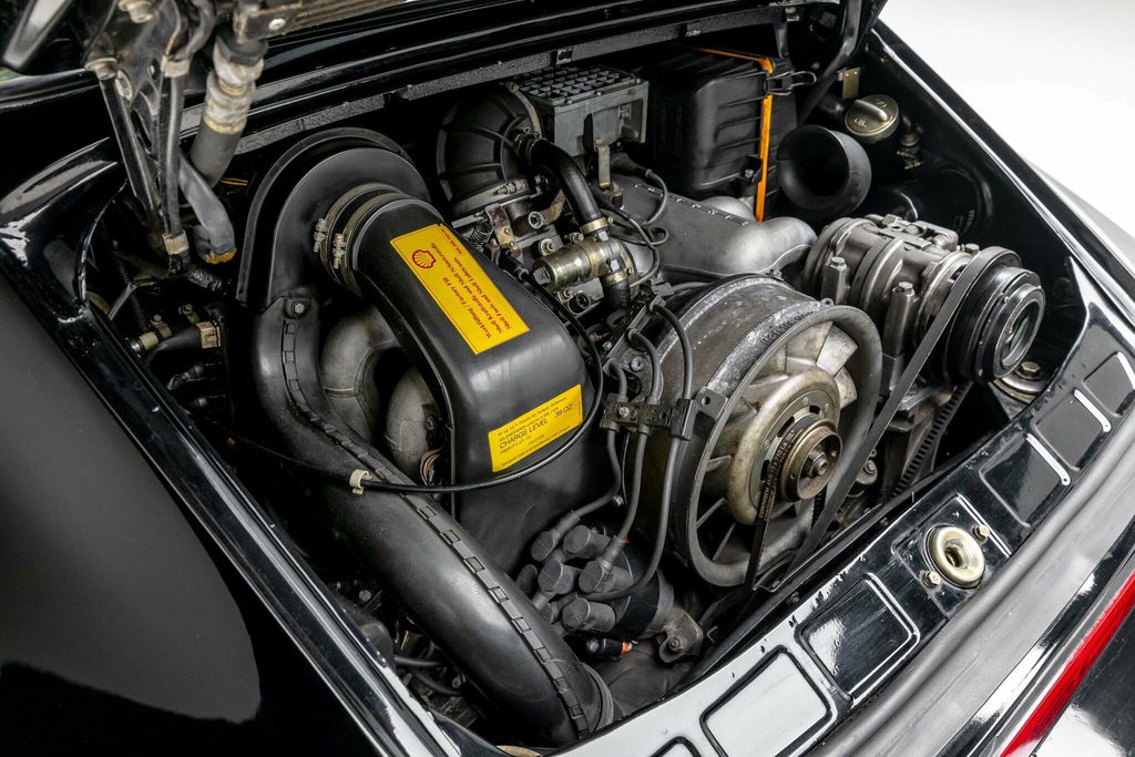 Porsche 911 Carrera 3.2 (US)