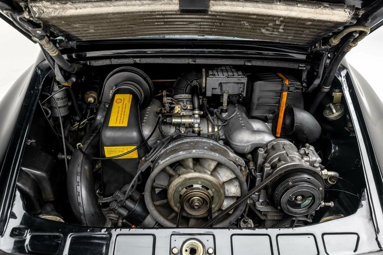 Porsche 911 Carrera 3.2 (US)