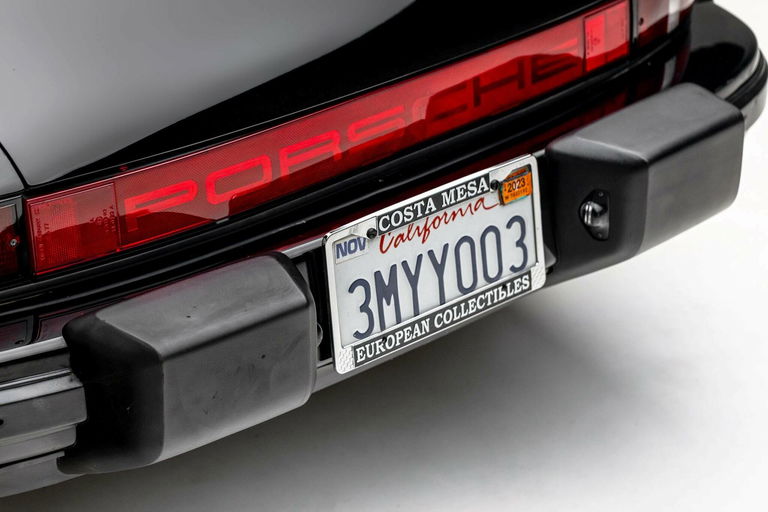 Porsche 911 Carrera 3.2 (US)