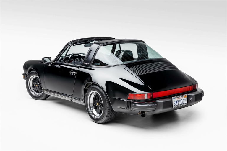 Porsche 911 Carrera 3.2 (US)